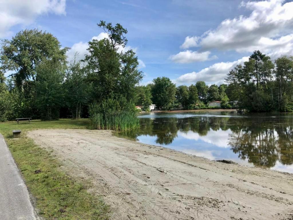 Landzicht Natuur Rust En Ruimte Oosterwolde  エクステリア 写真